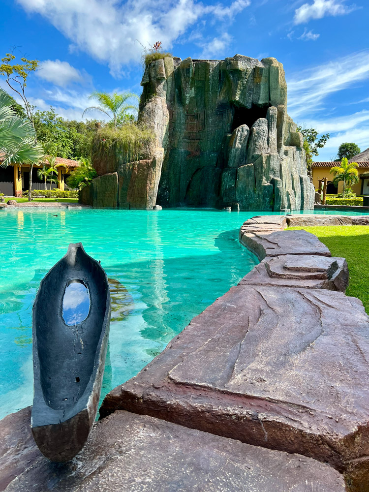 Ara Merú Lodge