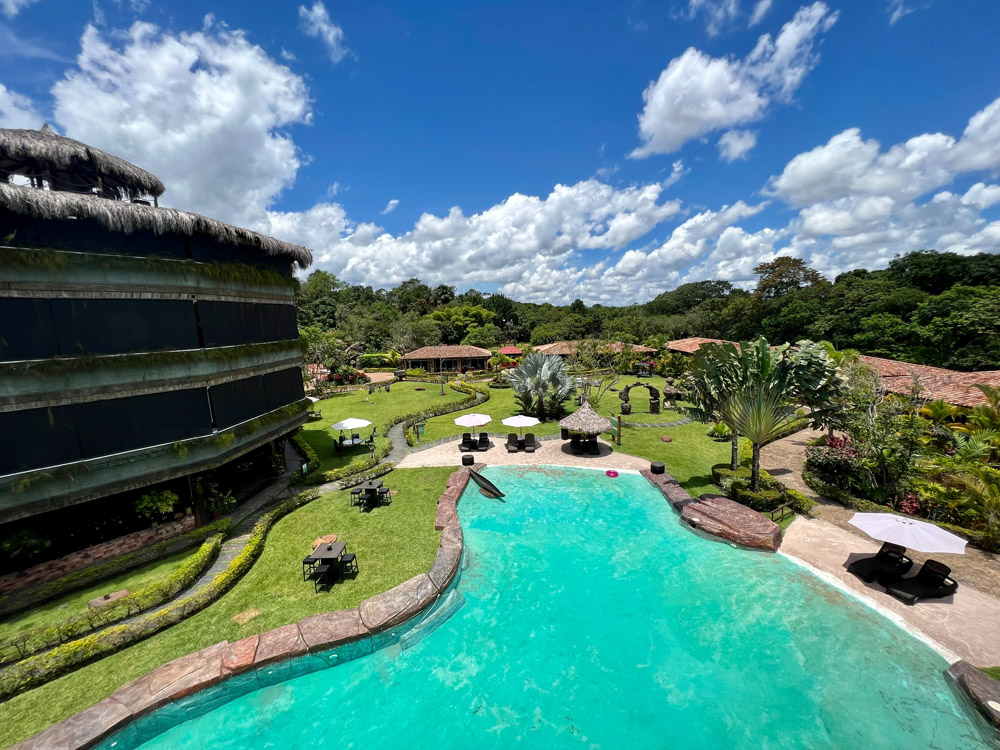 Ara Merú Lodge